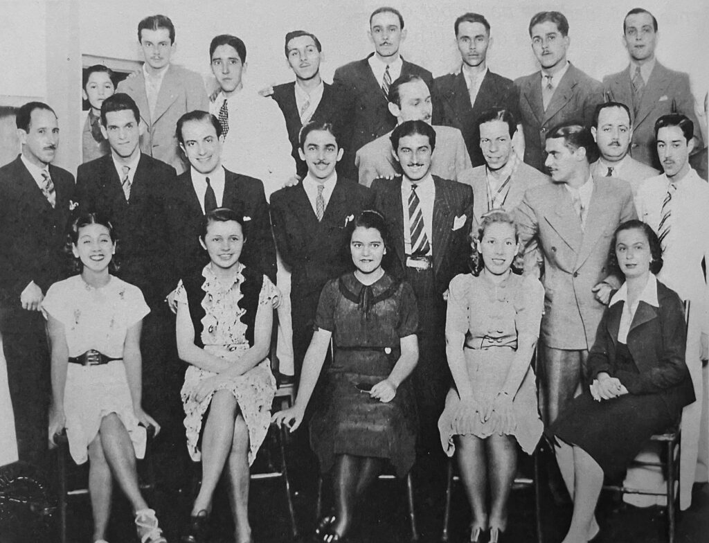 Livro sobre emissora paulista de alto-falantes resgata história do meio de comunicação mais popular da era Vargas