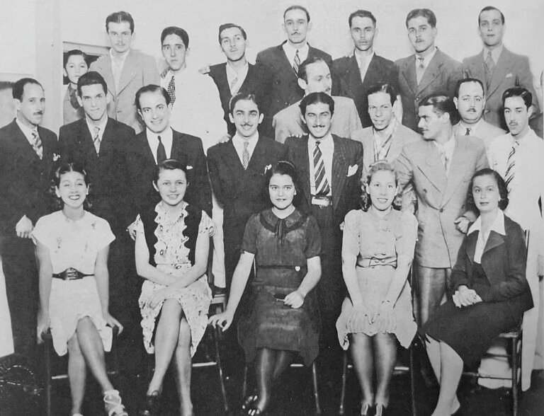 Livro sobre emissora paulista de alto-falantes resgata história do meio de comunicação mais popular da era Vargas